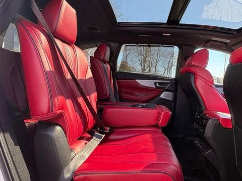 Used 2025 Acura MDX A-Spec image 33