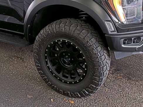 Used 2022 Ford F150 Raptor w/ Equipment Group 801A High AWD/4WD image 18