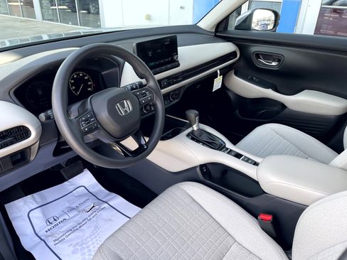Used 2025 Honda HR-V LX image 12
