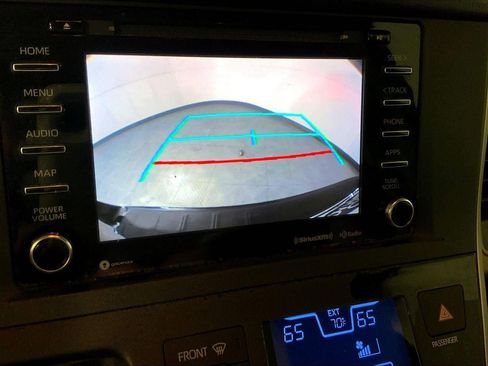 Used 2020 Toyota Sienna XLE FWD image 21