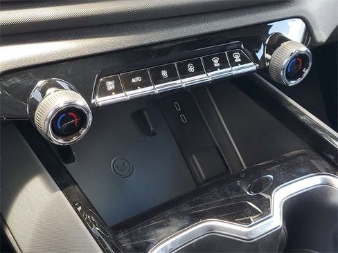 New 2025 Chevrolet Silverado EV LT image 28