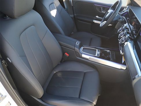New 2026 Mercedes-Benz GLB 250 4MATIC image 15