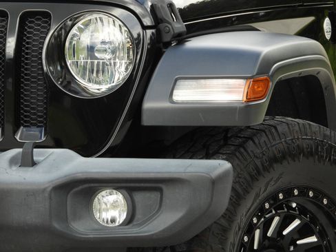 Used 2019 Jeep Wrangler Unlimited Sport S AWD/4WD image 6