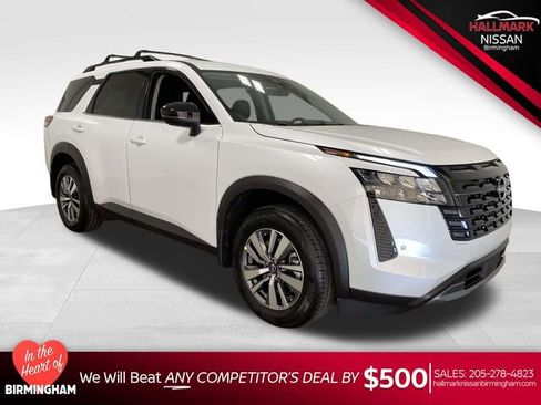 New 2026 Nissan Pathfinder SL image 1