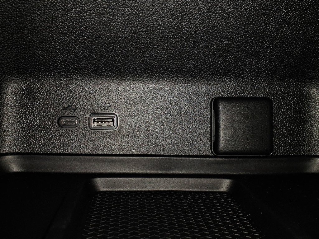 New 2027 Chevrolet Traverse RS FWD image 25