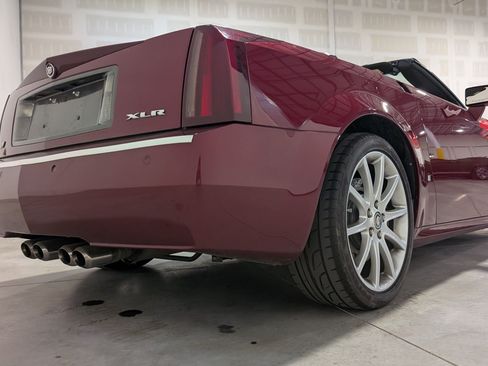 Used 2006 Cadillac XLR V RWD image 16