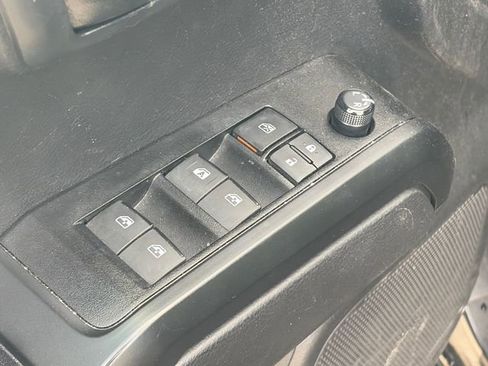 Used 2023 Toyota Tacoma SR AWD/4WD image 17