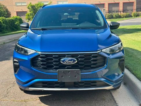 Used 2023 Ford Escape ST-Line w/ Tech Pack #1 AWD/4WD image 2