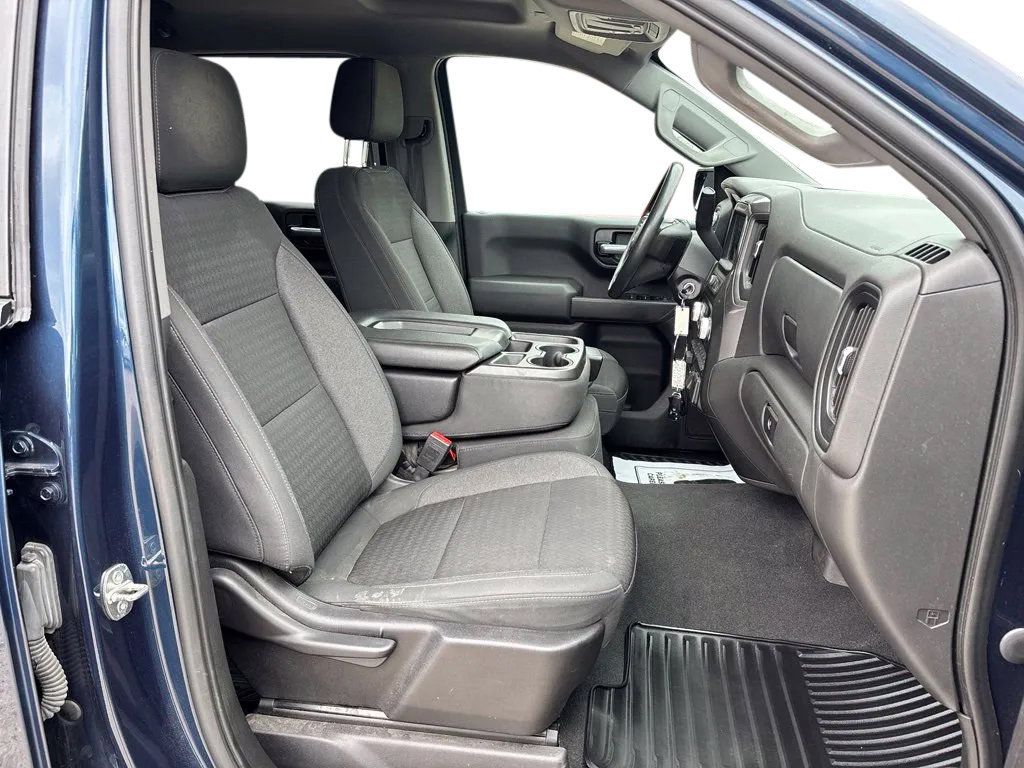 Used 2021 GMC Sierra 1500 4x4 Crew Cab w/ Convenience Package image 30