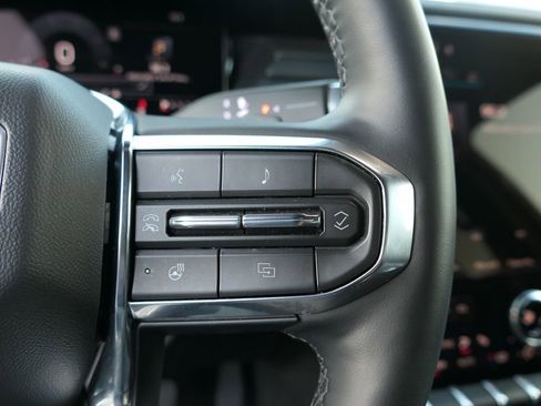 Used 2025 GMC Acadia Elevation image 16