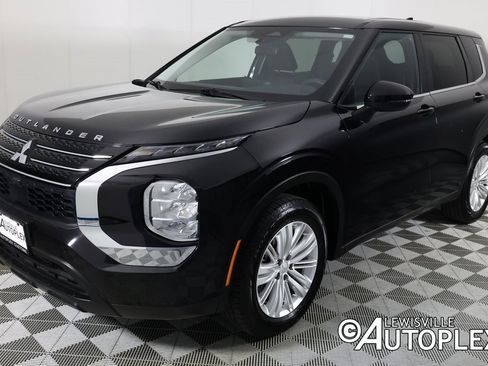 Used 2024 Mitsubishi Outlander ES image 9