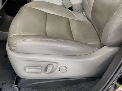 Used 2019 Toyota Sienna XLE FWD image 11