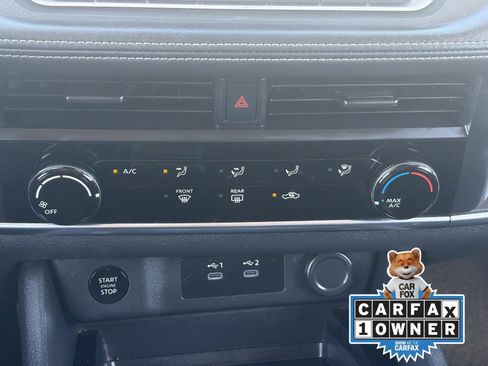 Used 2024 Nissan Rogue S image 29