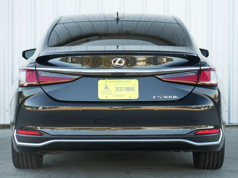 Used 2023 Lexus ES 300h w/ Premium Package image 10
