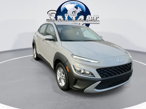 Used 2023 Hyundai Kona SE image 2