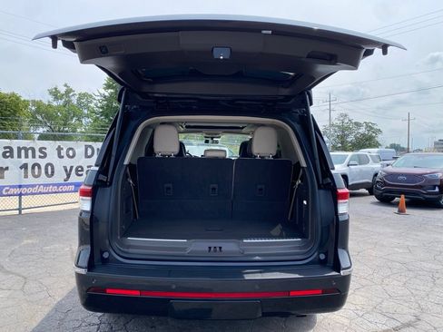 Used 2023 Lincoln Navigator Reserve w/ Equipment Group 201A AWD/4WD image 4