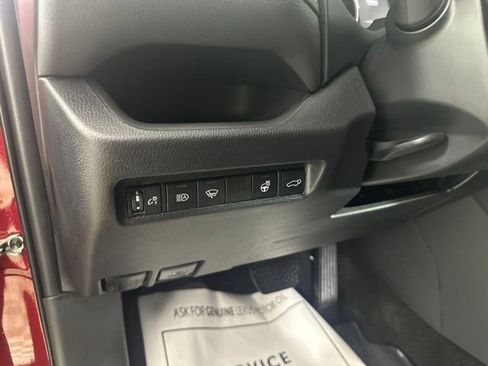 Used 2022 Toyota RAV4 XLE w/ Convenience Package AWD/4WD image 14