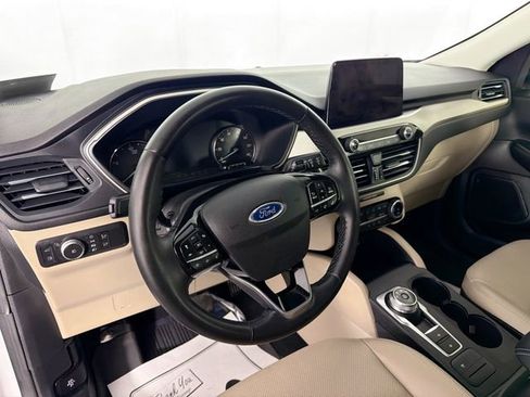 Used 2022 Ford Escape SEL image 9