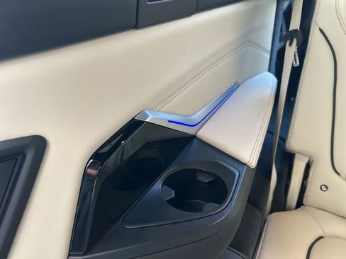 Used 2024 BMW X7 xDrive40i w/ Executive Package image 33