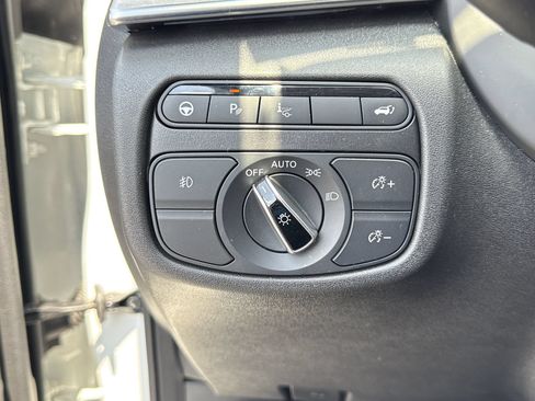 Used 2023 INFINITI QX50 Sensory FWD image 10