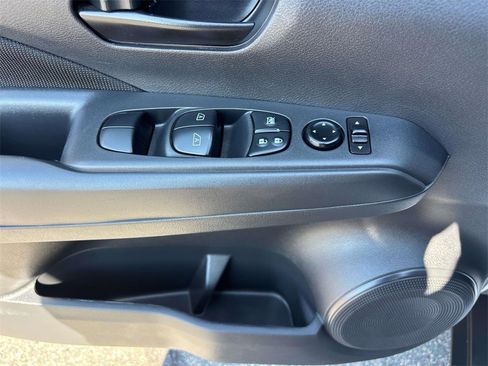 Used 2022 Nissan Kicks S image 18