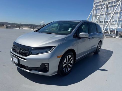 Certified 2026 Honda Odyssey EX-L image 11