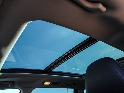 Used 2022 Subaru Ascent Limited w/ Technology Package image 22