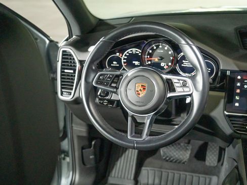 Certified 2023 Porsche Cayenne AWD/4WD image 24