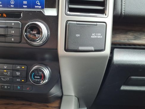 Used 2020 Ford F150 Lariat w/ Equipment Group 502A Luxury AWD/4WD image 27