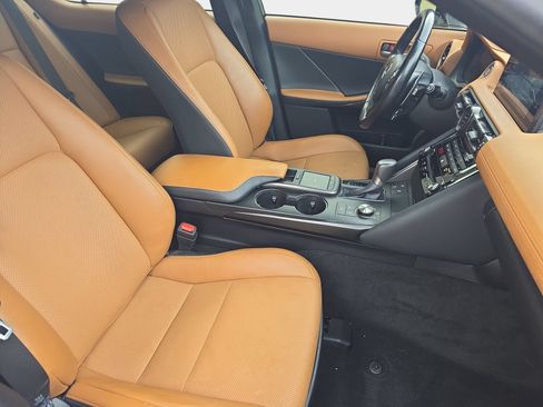 Used 2024 Lexus IS 300 w/ Comfort Package RWD image 10