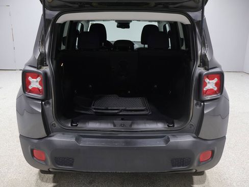 Certified 2018 Jeep Renegade Latitude w/ UConnect 8.4 Nav Group AWD/4WD image 20