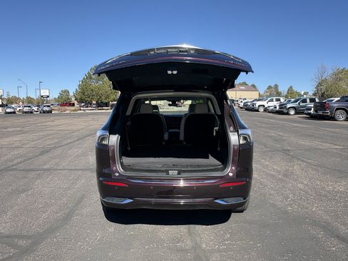 Used 2022 Buick Enclave Avenir w/ Avenir Technology Package image 9