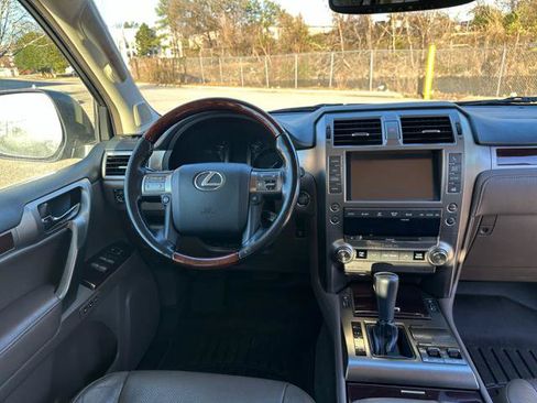 Used 2016 Lexus GX 460 w/ Premium Package AWD/4WD image 13