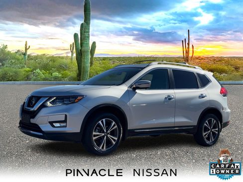 Used 2017 Nissan Rogue SL w/ SL Premium Package image 1