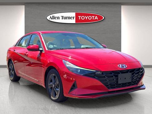Used 2022 Hyundai Elantra SEL w/ Cargo Package image 1