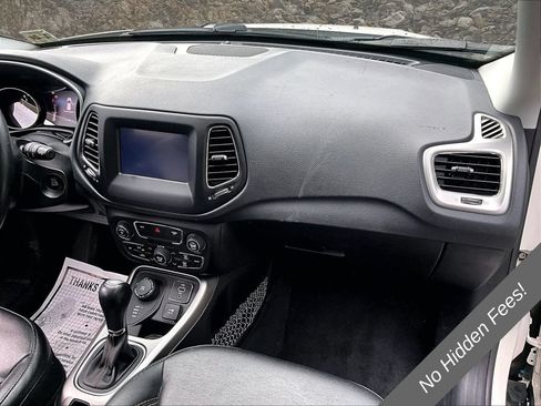 Used 2019 Jeep Compass Latitude w/ Popular Equipment Group AWD/4WD image 12