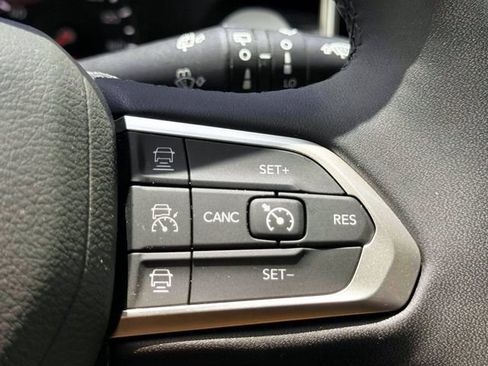 Used 2025 Jeep Compass Limited AWD/4WD image 24