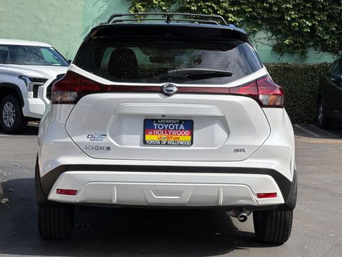 Used 2021 Nissan Kicks SR w/ SR Premium Package image 5