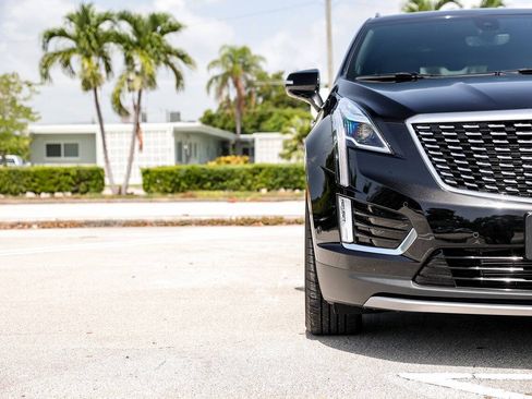 Used 2024 Cadillac XT5 Premium Luxury w/ Technology Package AWD/4WD image 11
