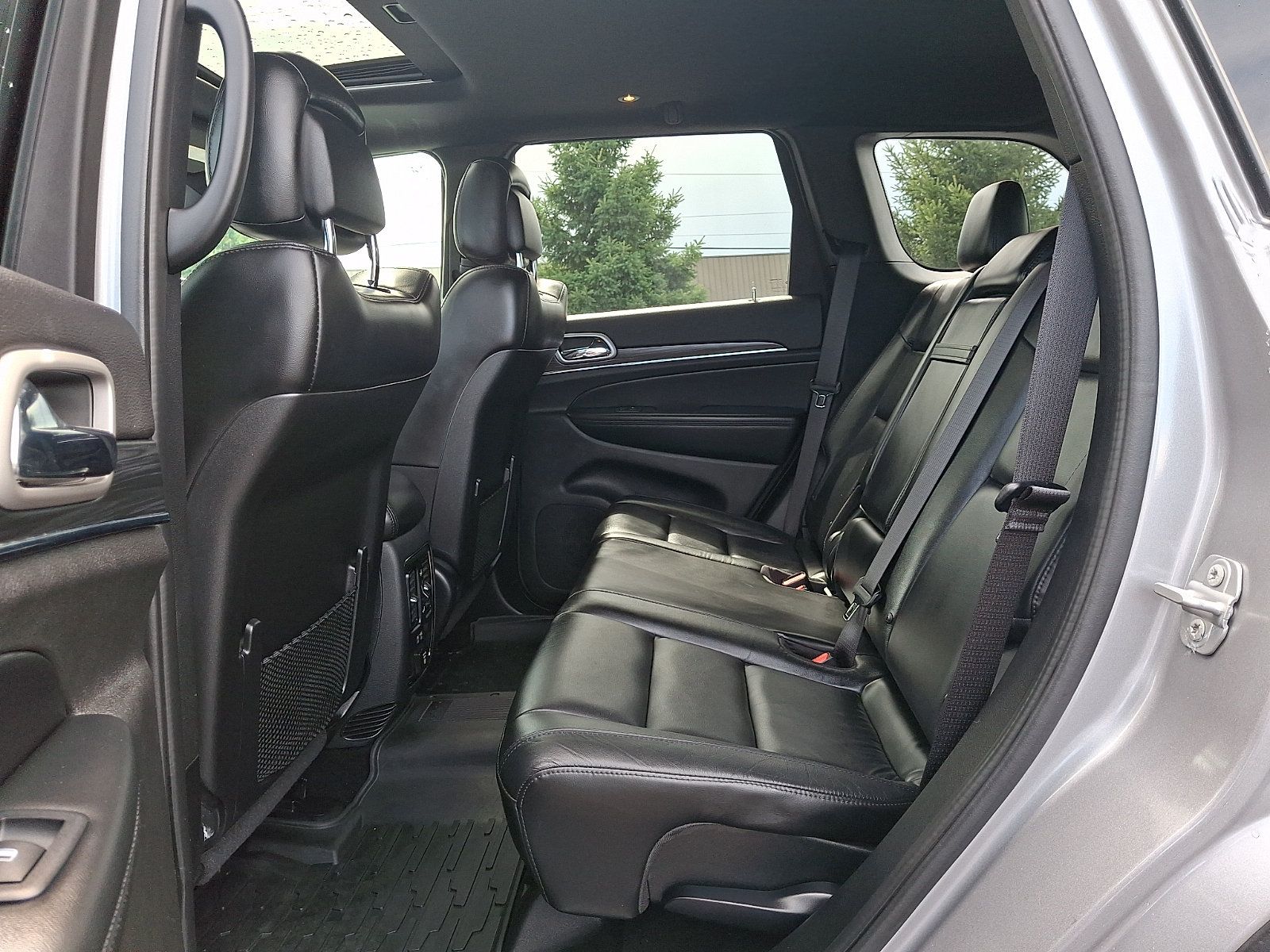 Used 2020 Jeep Grand Cherokee Limited AWD/4WD image 10