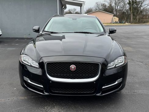 Used 2016 Jaguar XJ R-Sport image 2