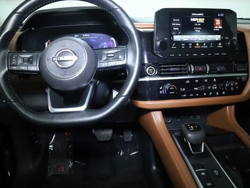 Certified 2024 Nissan Pathfinder Platinum AWD/4WD image 34