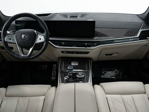 Used 2025 BMW ALPINA XB7 AWD/4WD image 28