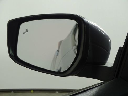 Used 2023 Nissan Leaf S image 38