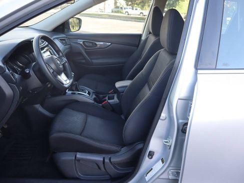 Used 2019 Nissan Rogue S AWD/4WD image 19