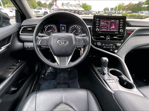 Used 2024 Toyota Camry SE FWD image 5