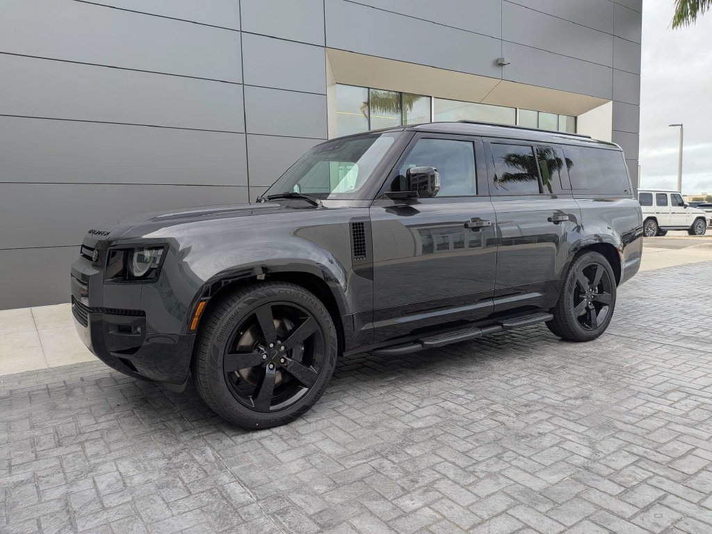 New 2026 Land Rover Defender 130 X-Dynamic SE AWD/4WD image 1