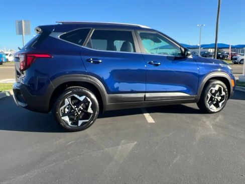 Used 2024 Kia Seltos EX AWD/4WD image 15