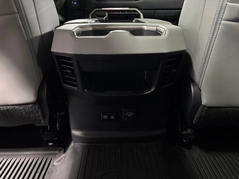 Used 2024 Toyota Tundra Limited AWD/4WD image 28