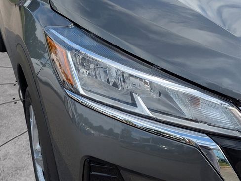 New 2025 Nissan Kicks Play S image 9